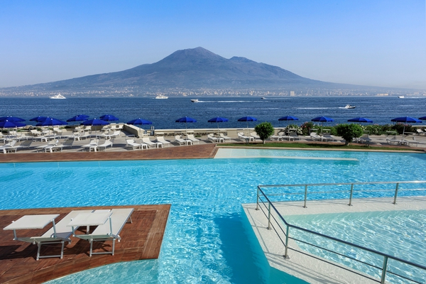 Plage et piscine privées Towers Hotel Stabiae Sorrento Coast Castellammare di Stabia