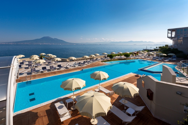 Spiaggia e piscina private towers hotel stabiae sorrento coast castellammare di stabia Spiaggia e piscina private towers hotel stabiae sorrento coast castellammare di stabia
