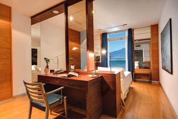 Habitación superior vista parcial mar Towers Hotel Stabiae Sorrento Coast Castellammare di Stabia Habitación superior vista parcial mar Towers Hotel Stabiae Sorrento Coast Castellammare di Stabia