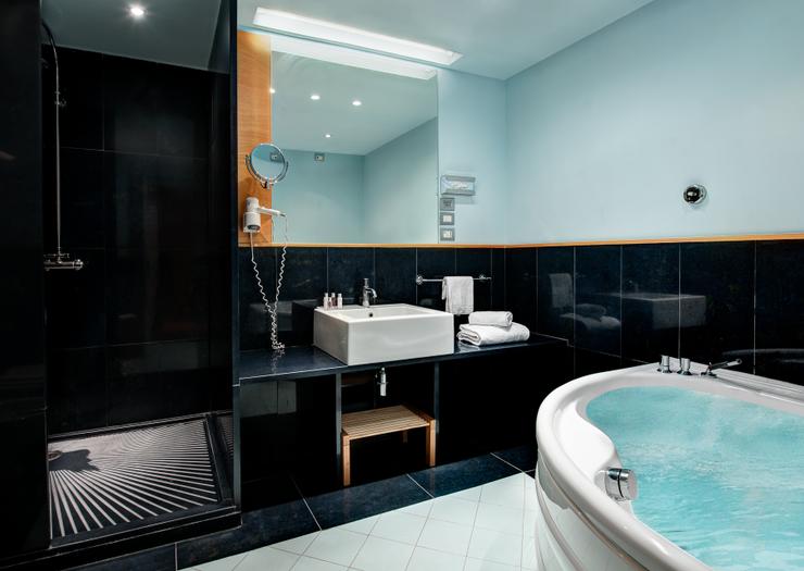 JUNIOR SUITE VISTA MAR Towers Hotel Stabiae Sorrento Coast Castellammare di Stabia JUNIOR SUITE VISTA MAR Towers Hotel Stabiae Sorrento Coast Castellammare di Stabia