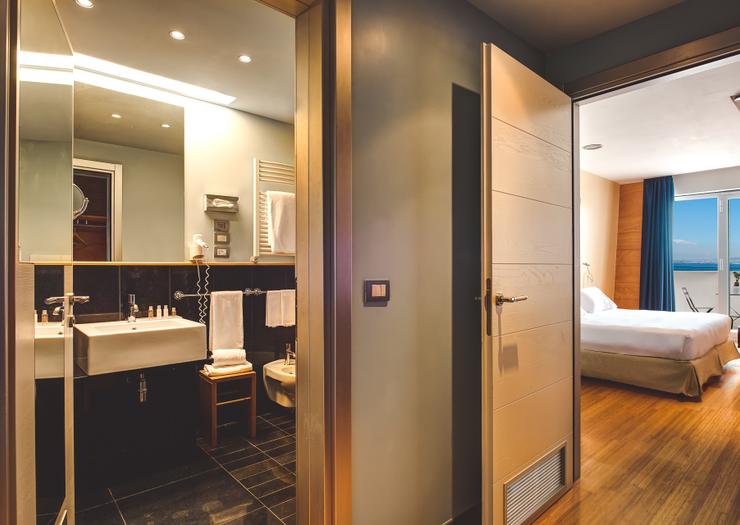 HABITACIÓN DOBLE VISTA MAR Towers Hotel Stabiae Sorrento Coast Castellammare di Stabia HABITACIÓN DOBLE VISTA MAR Towers Hotel Stabiae Sorrento Coast Castellammare di Stabia