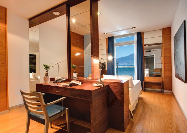 HABITACIÓN SUPERIOR VISTA PARCIAL MAR Towers Hotel Stabiae Sorrento Coast Castellammare di Stabia HABITACIÓN SUPERIOR VISTA PARCIAL MAR Towers Hotel Stabiae Sorrento Coast Castellammare di Stabia