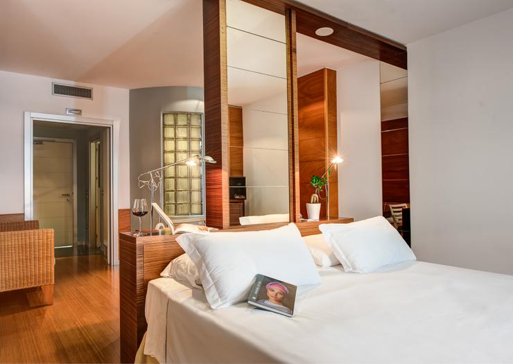 HABITACIÓN SUPERIOR VISTA PARCIAL MAR Towers Hotel Stabiae Sorrento Coast Castellammare di Stabia HABITACIÓN SUPERIOR VISTA PARCIAL MAR Towers Hotel Stabiae Sorrento Coast Castellammare di Stabia