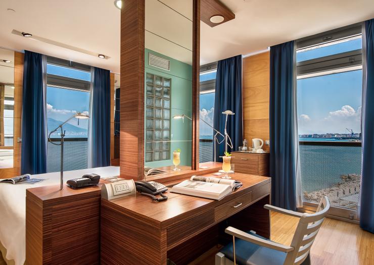 HABITACIÓN SUPERIOR VISTA PARCIAL MAR Towers Hotel Stabiae Sorrento Coast Castellammare di Stabia HABITACIÓN SUPERIOR VISTA PARCIAL MAR Towers Hotel Stabiae Sorrento Coast Castellammare di Stabia